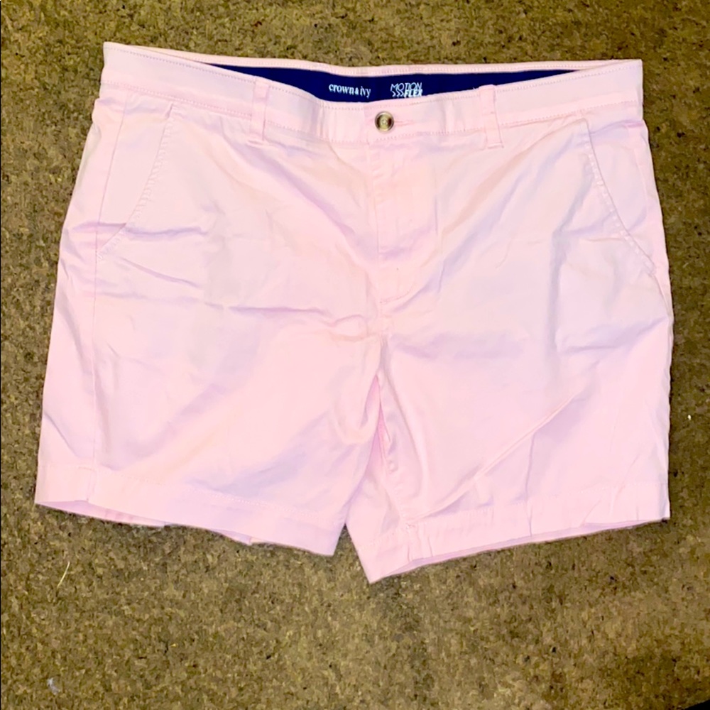 Crown & Ivy motion flex shorts